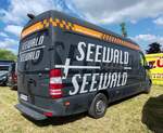 =MB Sprinter der Firma SEEWALD, abgestellt auf dem Parkplatz der 2025er Rettmobil in Fulda