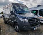 =MB Sprinter der Firma SEEWALD + SEEWALD, gesehen auf dem Parkplatzgelände der RettMobil 2022 in Fulda, 05-2022