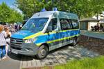 Mercedes Benz Sprinter am 11.06.22 in Wiesbaden beim der offenen Tür der Polizei
