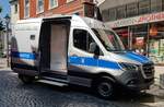 =MB Sprinter der hessischen Justizverwaltung, gesehen beim Tag des Blaulichts 2023 in Hünfeld. Zum ersten Hünfelder Tag des Blaulichts, am 17.06.2023, präsentierten DRK, THW, LaPo Hessen, Feuerwehr Hünfeld, DLRG, die Justiz und die Bundespolizei einen Teil ihrer Einsatzmittel und warben für ihre Einrichtungen.