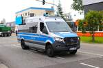 Polizei Speyer Mercedes Benz Sprinter am 30.06.24 beim U-Boot Schwertransport