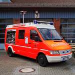 Feuerwehr Bad Vilbel Mercedes Benz Sprinter VLF (Florian Vilbel 1-20-1) am 03.10.17 in Bad Vilbel beim Tag der offenen Tür 