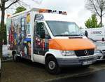 =MB Sprinter steht auf dem Parkplatz der RettMobil 2017 in Fulda, Mai 2017