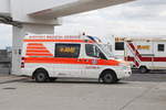 Rettungstransportwagen RTW  Doctor-1  auf Mercedes-Benz Sprinter mit Aufbau von Miesen des Rettungsdienstes  AMS  am Flughafen Liszt Ferenc Budapest.