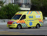 Mercedes Rettungswagen unterwegs in der Stadt Solothurn am 22.09.2020
