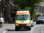 Rettungswagen Mercedes 316 CDI  ZH 337213 unterwegs in der Stadt Z�rich am 26.04.2009