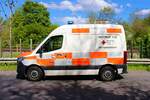 DRK Hanau Mercedes Benz Sprinter KTW (14/92-1) bei einer Katastrophenschutzübung am 30.04.23 in Maintal Dörnigheim