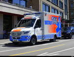 Mercedes Rettungswagen unterwegs in den Strassen von der Stadt Zürich am 2024.04.27