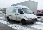 =Mercedes Benz Sprinter steht auf dem Rasthof Fulda-Nord, 01-2017