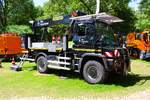 Die Autobahn GmbH Mercedes Benz Unimog U327 mit Hebeb�hne am 20.06.26 auf dem Hessentag in Fulda
