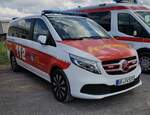 =MB V-Klasse als MTW der Feuerwehr MÜHLHEIM/MAIN steht auf dem Parkplatzgelände der RettMobil 2022 in Fulda, 05-2022