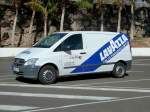 MB Viano als Werbetr�ger f�r die Firma LAVAZZA, gesehen im Januar 2013 auf Lanzarote