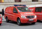 =MB Vito der Feuerwehr der Stadt Wien, abgestellt in der Nähe eines Adventsmarktes im November 2019