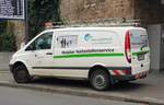=MB Vito von RHÖNERNERGIE Verkehrservice steht im November 2022 am Fuldaer Busbahnhof