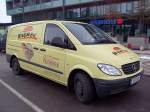 MB-VITO bringt  wohl das  Wohlf�hlbrot  zur Sparkasse in Ried i.I.;100312