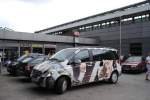 Mercedes Gro�raum PKW, am Hauptbahnhof in Hannover, 04.07.10.