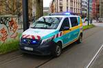 VGF Fahrstromtechnik Mercedes Benz Vito ELW am 15.04.23 beim Abschalten der Oberleitung in Frankfurt am Main.