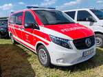 =MB Vito als MTW der Feuerwehr ASCHAFFENBURG, steht auf dem Parkplatz der 2025er Rettmobil in Fulda
