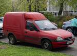 Hier ist ein Opel Combo B Van zu sehen.