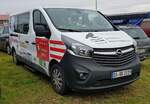 =Opel Vivaro als Bürgerbus steht bei der Bulldogmesse in Alsfeld, 10-2021 
