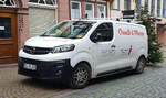 =Opel Vivaro C von OSWALD & MENGES-Elektrotechnik, steht im Dezember 2022 in Miltenberg 