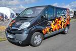 =Opel Vivaro vom Restaurant KNESHECKE, gesehen beim Fuldaer Autotag im August 2018