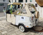 =Piaggio Ape als Hochzeitsmobil, gesehen im August 2026 in Alt�tting