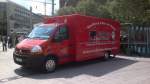 Renault Trafic Verkaufswagen auf dem Wochenmarkt am Hannover/Hauptbahnhof am 13.05.2011.