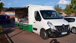 =Renault Master als Verkaufsfahrzeug steht im Mai 2019 auf dem Marktgelände in Rendsburg
