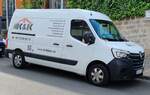 =Renault Master des Bauunternehmens K & K steht im Juni 2025 in Hünfeld