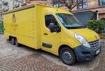 =Renault Master vom Käsetempel Dekic steht auf dem Wochenmarkt in Wiesbaden, 12-2025