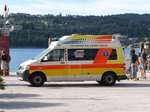 VW T5 Ambulanzwagen  Volontari del Garda  steht am 17.09.2016 in Salo (I)
