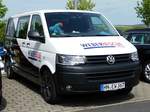 =VW T5 von  weberrescue  steht auf dem Parkplatz der RettMobil 2017 in Fulda, Mai 2017