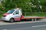 VW T5 als Autotransporter gesehen in Fulda, Mai 2013