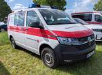 =VW T6-Transporter vom DRK aus Berlin, abgestellt auf dem Parkplatz der 2025er Rettmobil in Fulda