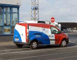 Renault Elektro Transporter am 08.11.23 als Dienstfahrzeug im Hafen Rostock