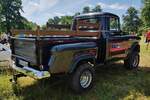 =Chevrolet PickUp steht auf der Ausstellungsfläche für Oldtimerfahrzeuge beim Bürgerfest "200 Jahre Landkreis Fulda" auf dem Gelände von Schloß Fasanerie im Juni 2022.