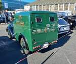 Heckansicht eines Ford E494 C 5CWT Van aus dem Jahr 1950.