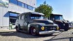 tiefergelegter International Harvester Travelall (Baujahr um 1952/1953), ein fr�her Kombi/SUV des US-Herstellers, Hot Rod. US Car´s und Hotrod H�ndler / Umbauwerkstatt in Eygelshoven NL. Aufnahme 6.9.2026
