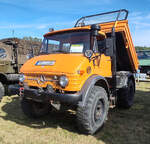 =Unimog 406, ausgestellt bei der Oldtimerveranstaltung der OLDTIMERFREUNDE OHMTAL in Dannenrod, 09-2025