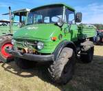 =Unimog 406, ausgestellt bei der Oldtimerveranstaltung der OLDTIMERFREUNDE OHMTAL in Dannenrod, 09-2025
