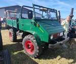 =Unimog, ausgestellt bei der Oldtimerveranstaltung der OLDTIMERFREUNDE OHMTAL in Dannenrod, 09-2025
