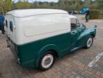 Profilansicht eines Morris Minor 1000 Kastenwagen.