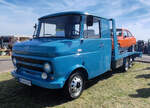=Opel Blitz als Autotransporter ist ausgestellt bei der Oldtimerveranstaltung der OLDTIMERFREUNDE OHMTAL in Dannenrod, 09-2025