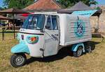 =APE als Eismobil vom Eiscafe Bonifatius, gesehen bei der Oldtimerausstellung bei Schloss Fasanerie gefunden, 06-2025