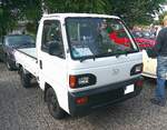 Honda ACTY 4x4 Truck aus dem Jahr 1992. Dieser 'Truck' geh�rt zur Klasse der, in Japan sehr verbreiteten, Kei-Cars. Diese Kleinwagen-Kategorie wurde in Japan nach WW2 eingef�hrt, um die Motorisierung der Bev�lkerung voran zu treiben. F�r diese Fahrze ...