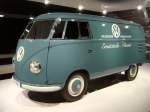 VW Transporter T1 Baujahr 1950 mit VW-Servicewagenbeschriftung.