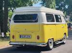 VW T2 auf dem Weg zur Oldtimerausstellung bei Schloss Fasanerie, 06-2025