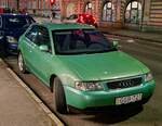 Hier ist ein dreitürer Audi A3 Mk1 in der Farbe  Paradise Green  zu sehen.