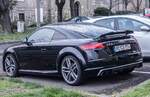 Hier ist ein Audi TTS Coup� der dritten Generation von Hinten zu sehen.